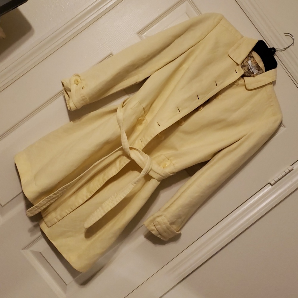 Light-weight Mid length trench coat